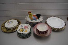 MIXED LOT OF CERAMICS TO INCLUDE SIX ROYAL CROWN DERBY KEDLESTON DINNER PLATES, VARIOUS BRANKSOME