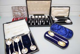 VARIOUS CASED SILVER PLATED CUTLERY TO INCLUDE SERVING SPOONS