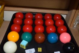 CASE OF SUPER CRYSTALLINE SNOOKER BALLS TOGETHER WITH A FURTHER CASE OF SNOOKER BALLS