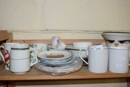 MIXED LOT VARIOUS ASSORTED TEA WARES, MUGS ETC