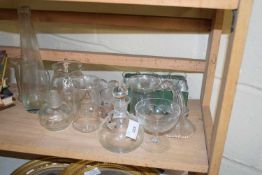 MIXED LOT OF GLASS WARES