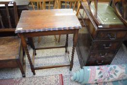 SMALL EARLY 20TH CENTURY OAK OCCASIONAL TABLE ON BARLEY TWIST LEGS, 60CM WIDE