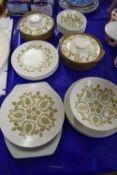 QUANTITY OF MEAKIN TULIP TIME MAIDSTONE PATTERN DINNER WARES