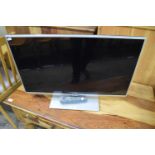 SMALL PANASONIC FLAT SCREEN TV