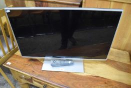 SMALL PANASONIC FLAT SCREEN TV