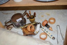 MIXED LOT OF ITEMS TO INCLUDE NUTCRACKERS, BOTTLE OPENERS, CONDIMENT POT ETC