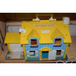 FISHER PRICE PLAY FAMILY HOUSE