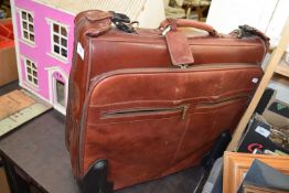 LEATHER SUITCASE