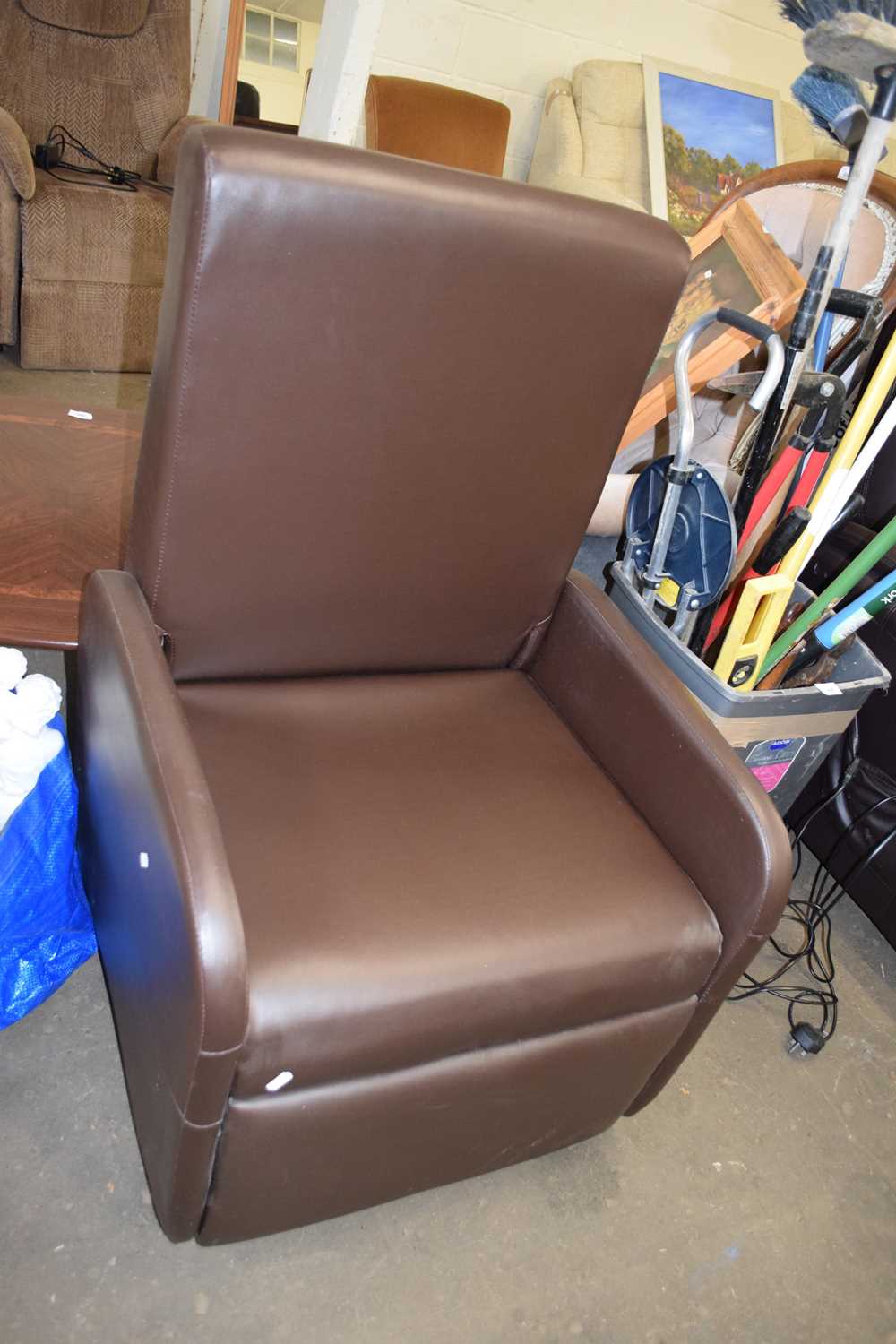 FOLDING BROWN LEATHERETTE ARMCHAIR - Image 2 of 2