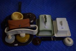 MIXED LOT OF BUTTER DISHES, KITCHEN WARES ETC