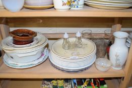 MIXED LOT OF PLATES, KITCHEN WARES ETC