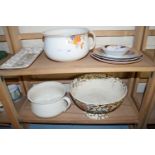 MIXED LOT OF CERAMICS TO INCLUDE A CHAMBER POT AND OTHER ITEMS AND A FURTHER PEDESTAL DISH ETC