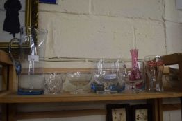 MIXED LOT OF GLASS WARES TO INCLUDE LEMONADE SET, SUNDAE DISHES ETC