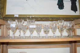 MIXED LOT OF DRINKING GLASSES