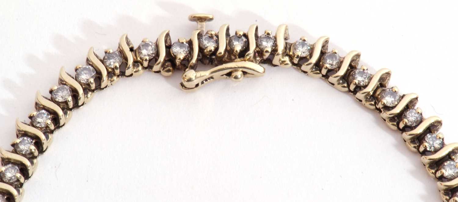 Diamond line bracelet featuring 49 small single cut diamonds set between S-bar articulated links, - Image 4 of 6