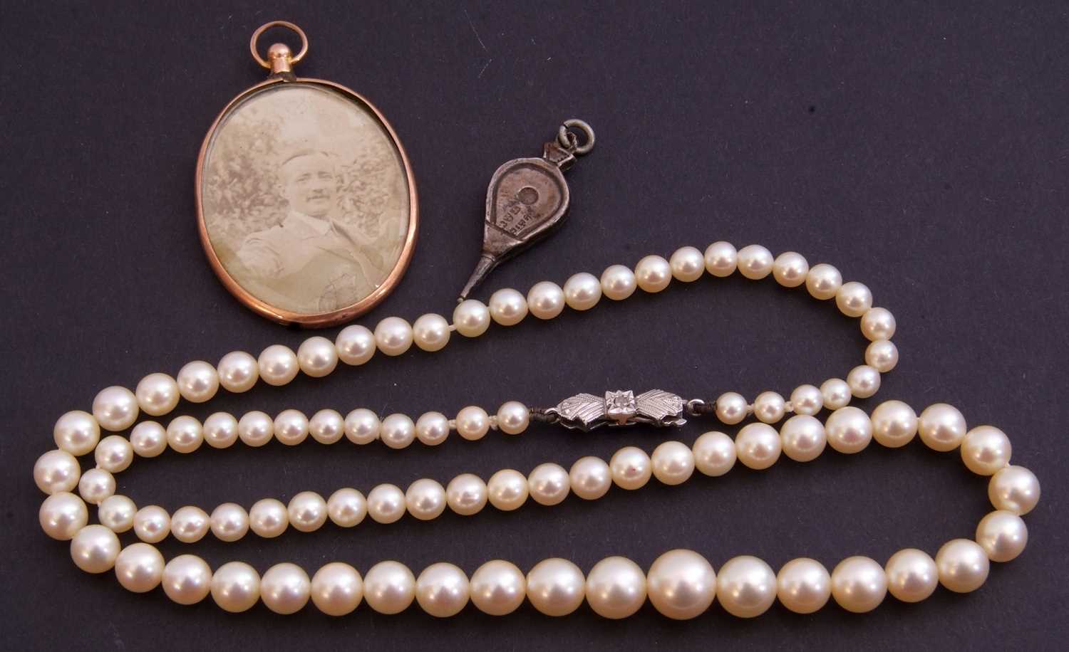 Mixed Lot: cultured pearl necklace, a single row of graduated pearls to a white 9ct gold and diamond