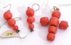 Antique coral drum beads cross pendant, together with a pair of graduated coral bead earrings (2)
