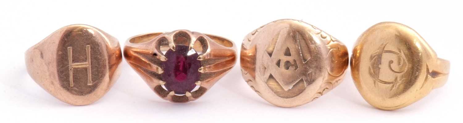 Mixed Lot: Masonic signet ring with a compass and ruler motif, unmarked, tests 9ct gold, a signet