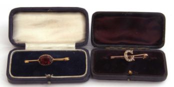 Mixed Lot: antique cased pin brooch, the centre applied with a seed pearl set letter 'G', stamped