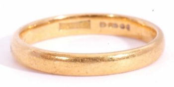 22ct gold wedding ring of plain polished design, 2.3gms, size H/I