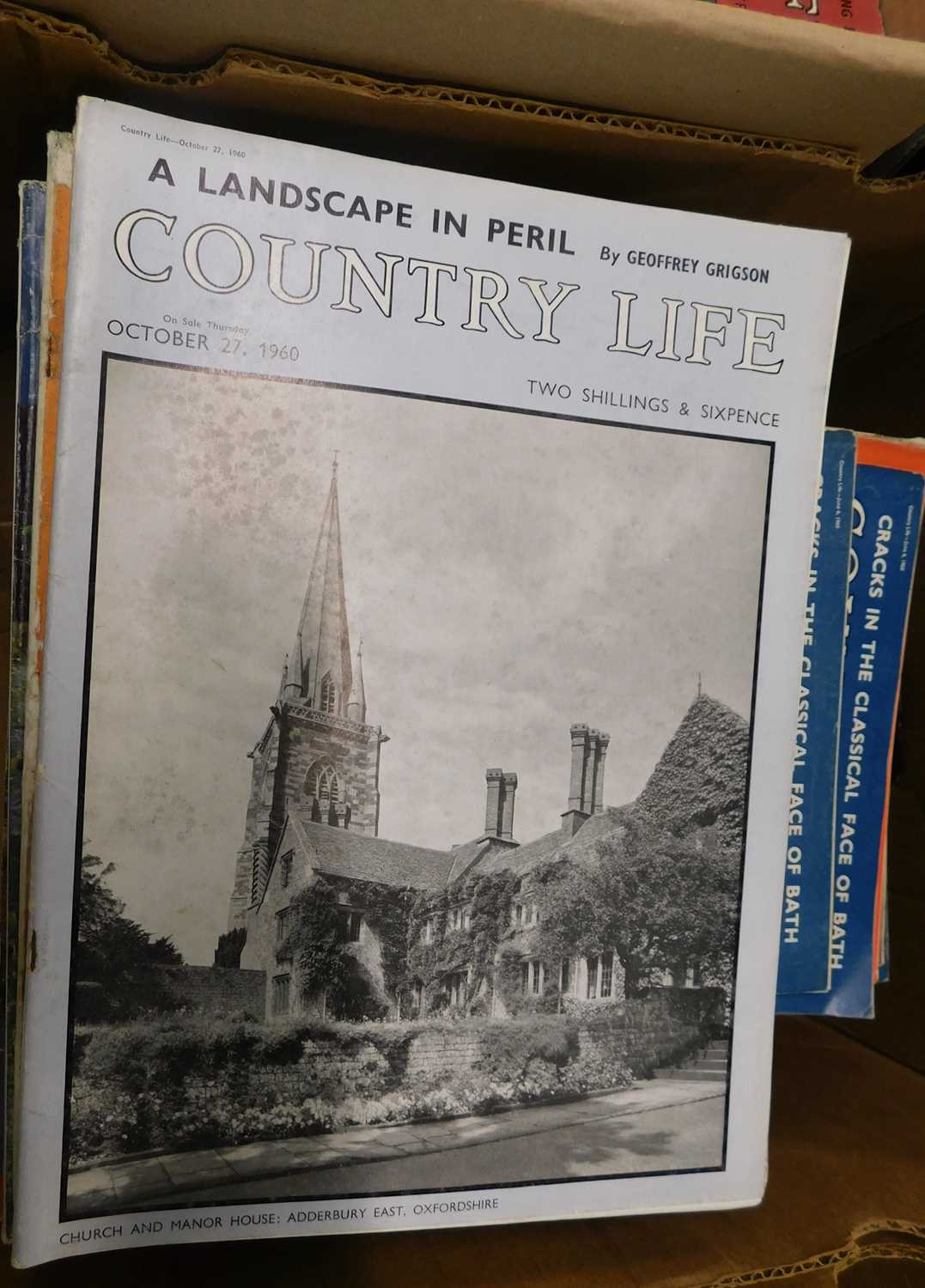 Four boxes: Country Life magazine circa 200 issues 1949-1976 - Image 3 of 4