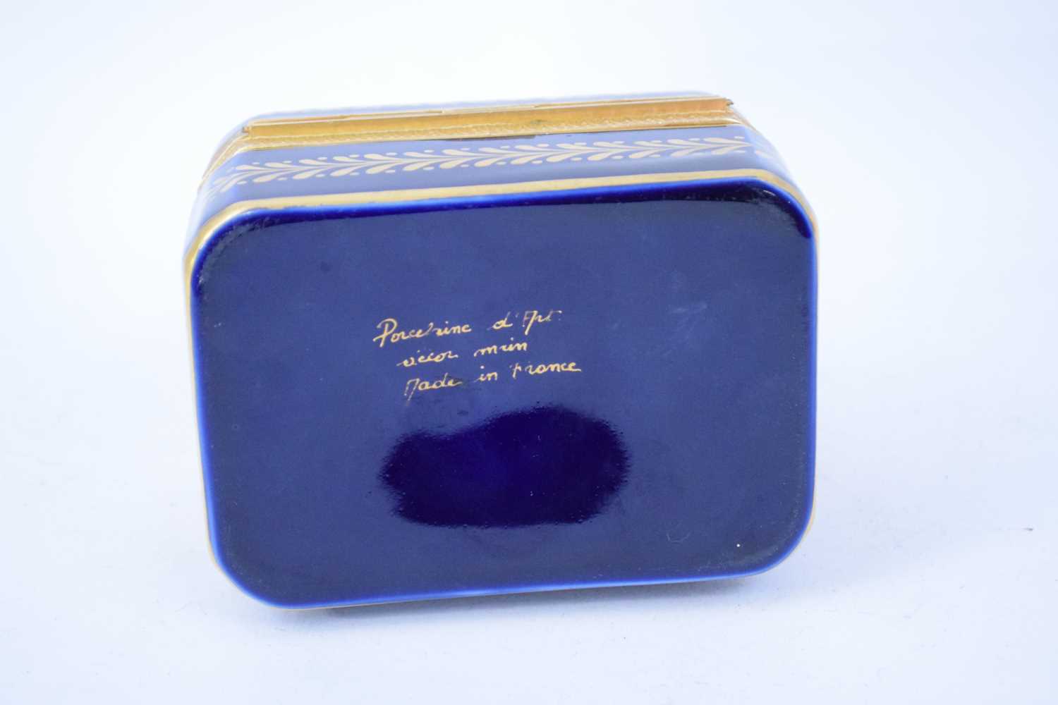Sevres style ceramic box, the blue ground with gilt design - Image 6 of 6