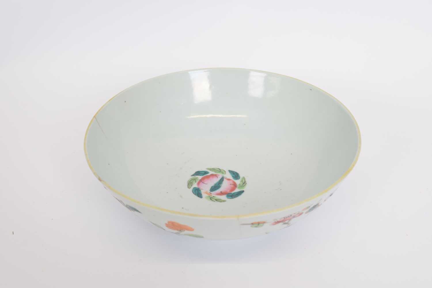 Chinese porcelain bowl decorated in polychrome and famille rose with floral designs, seal mark for - Bild 2 aus 3