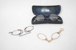 Quantity of vintage spectacles and cases