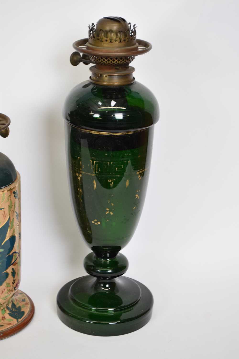 Two 19th century oil lamps, one green glass with gilt design (worn), the other with pottery base - Bild 3 aus 3