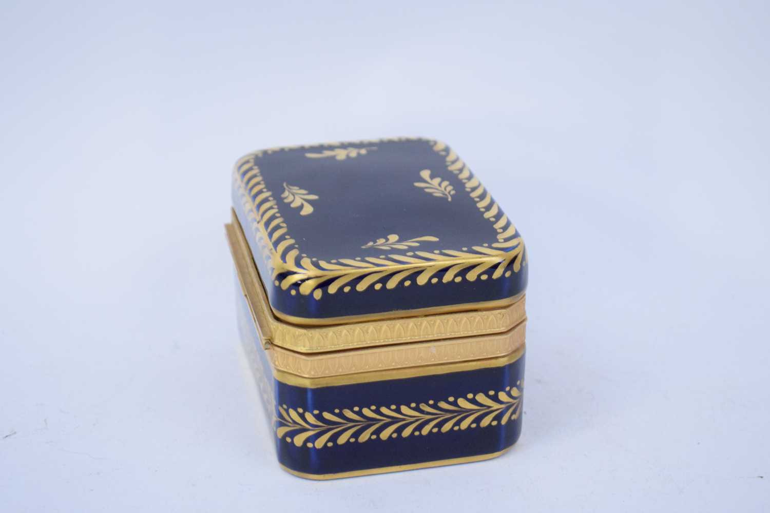 Sevres style ceramic box, the blue ground with gilt design - Image 3 of 6