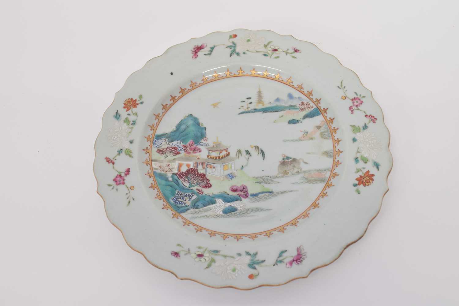 18th century Chinese porcelain famille rose plate, 23cm diamCondition report: Some wear and hairline - Bild 5 aus 6