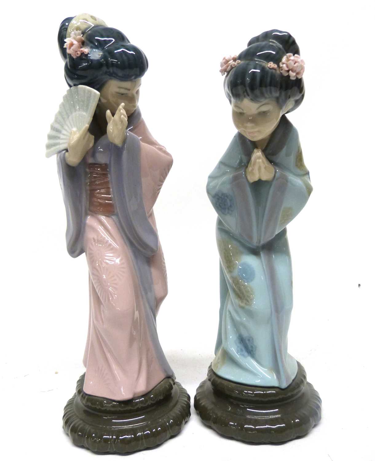 Two Lladro figures of Japanese children, tallest 30cm high (2) - Bild 2 aus 6