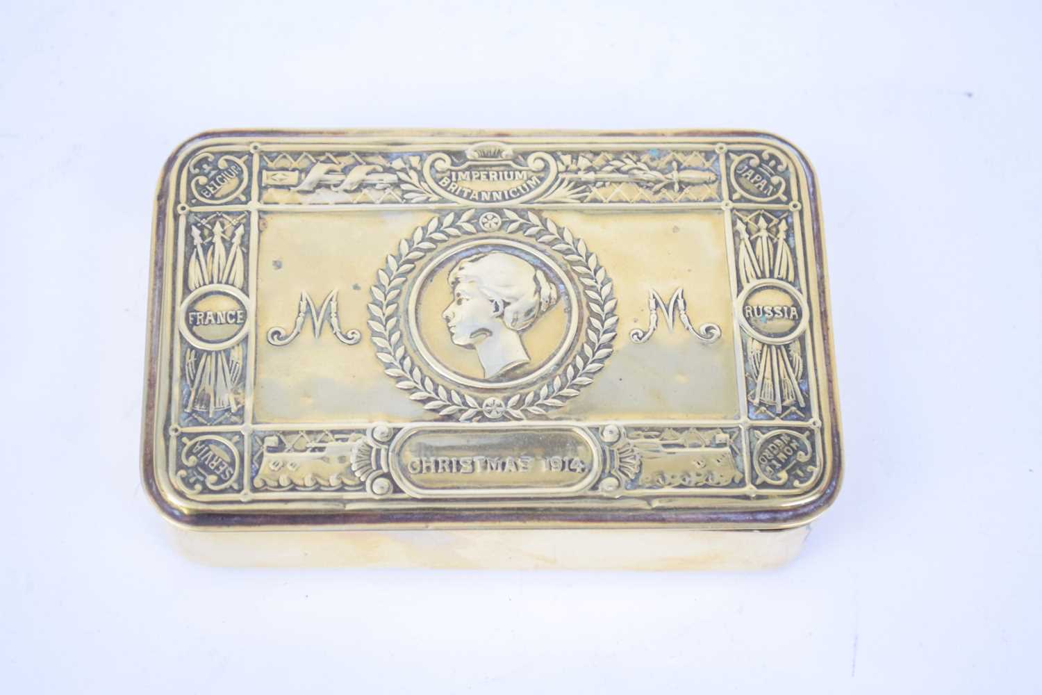 WWI 1914 Christmas tin with Christmas greeting card to the interior