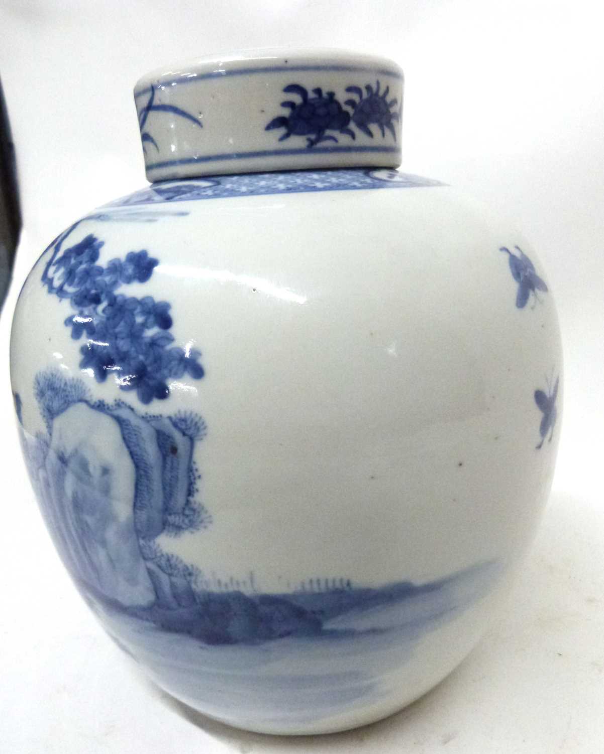 Chinese porcelain large jar and cover decorated in blue and white with Chinese figures, probably - Bild 5 aus 10