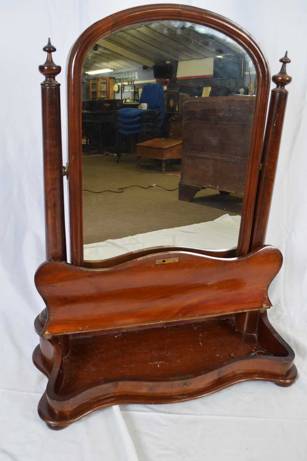 Large Victorian mahogany dressing table mirror, the domed mirror supported on two tapering columns