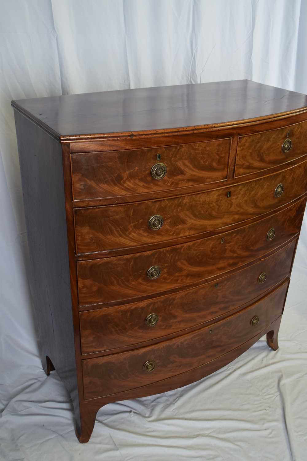 Early Victorian mahogany bow front chest of two short over three long drawers fitted with ringlet - Image 3 of 3