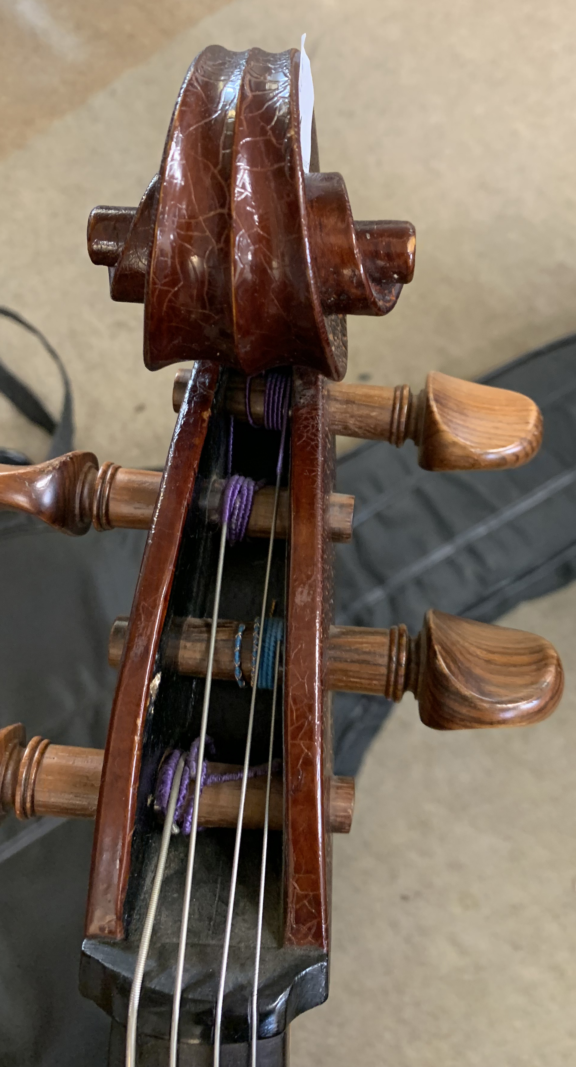 A cello made by Stuart Ball, Hemblington in 1982. Beautiful condition, it comes in a soft case - Image 15 of 19