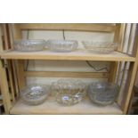 QUANTITY OF GLASS FRUIT BOWLS