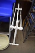 WHITE PAINTED TOWEL RAIL