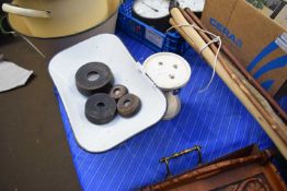 KITCHEN SCALES AND WEIGHTS