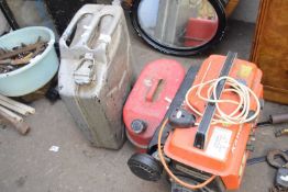 KAWASAKI KG1000B GENERATOR TOGETHER WITH TWO FUEL CANS (3)