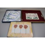 BOXED PORTMEIRION PLACE MATS, ROYAL WORCESTER CAKE STAND AND A LACQUERED SERVING TRAY