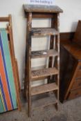 FOLDING WOODEN STEPS