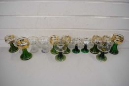 MIXED LOT VARIOUS GLASS WARES TO INCLUDE A RANGE OF MODERN CONTINENTAL CRESTED RUMMERS, BABYCHAM