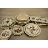 MIXED LOT PORTMEIRION BOTANIC GARDEN WARES TO INCLUDE LARGE PLATES, CAKE STAND, LARGE CIRCULAR BOWL,