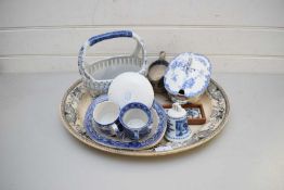 MIXED LOT VARIOUS BLUE AND WHITE CHINA WARES TO INCLUDE A LARGE OVAL MEAT PLATE, GRAVY BOAT,