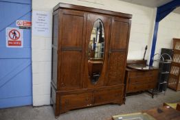 EARLY 20TH CENTURY OAK MIRROR DOOR WARDROBE, 144CM WIDE