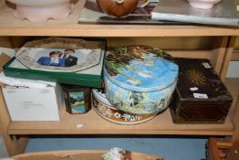 MIXED LOT ROYAL WEDDING PLATE, VARIOUS TINS, AND OTHER ITEMS