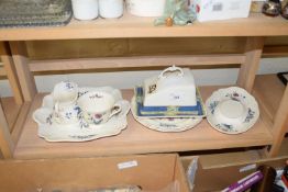 QUANTITY OF WEDGWOOD 'WILLIAMSBURG' POT-POURRI TABLE WARES PLUS A FURTHER CHEESE DISH