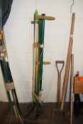 QUANTITY OF GARDEN TOOLS TO INCLUDE RAKES, POLE SAWS ETC